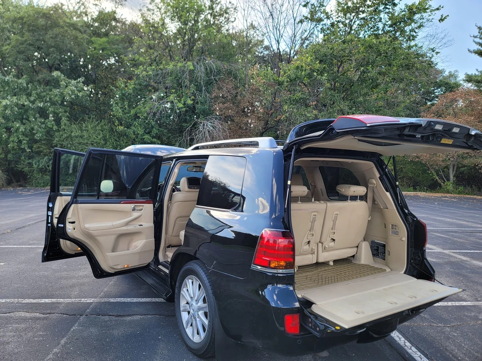 2010 Lexus LX 2nd Gen - Image 28 of 31