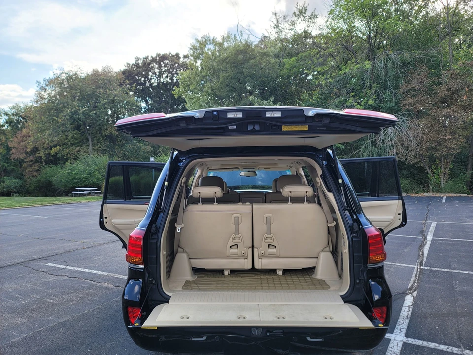 2010 Lexus LX 2nd Gen - Image 30 of 31