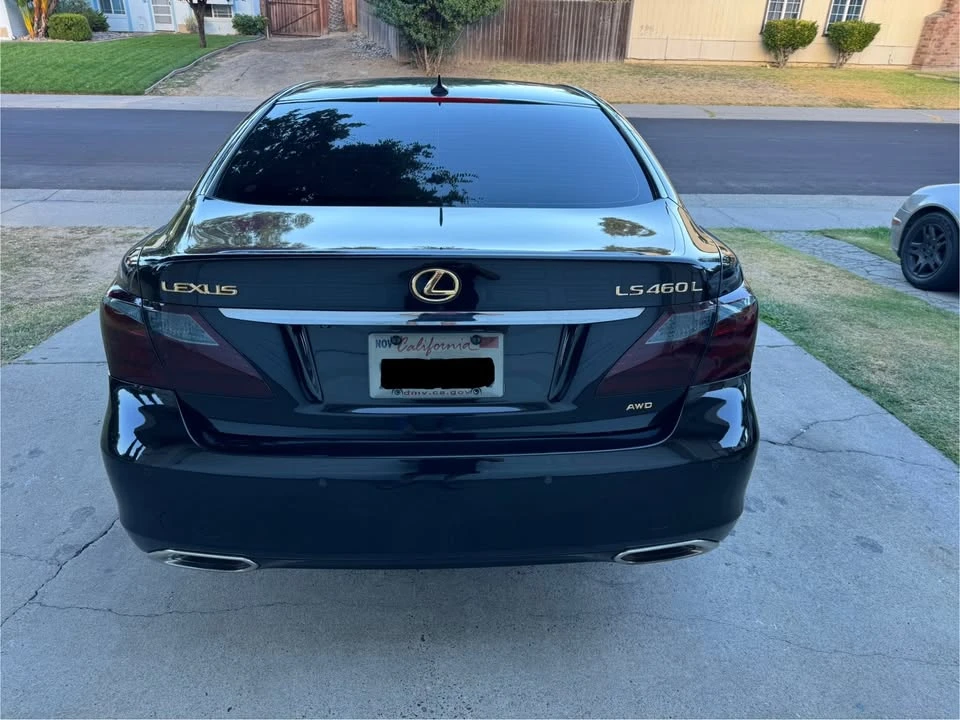 2010 Lexus LS 4th Gen - Image 5 of 8