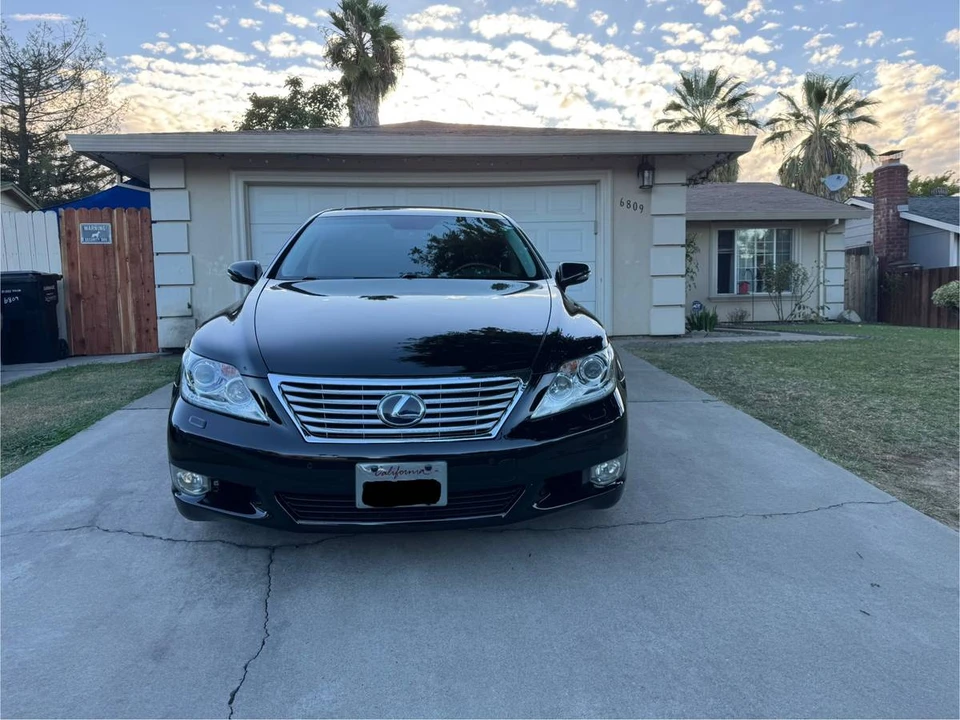 2010 Lexus LS 4th Gen - Image 2 of 10