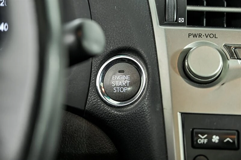2010 Lexus RC - Image 24 of 30