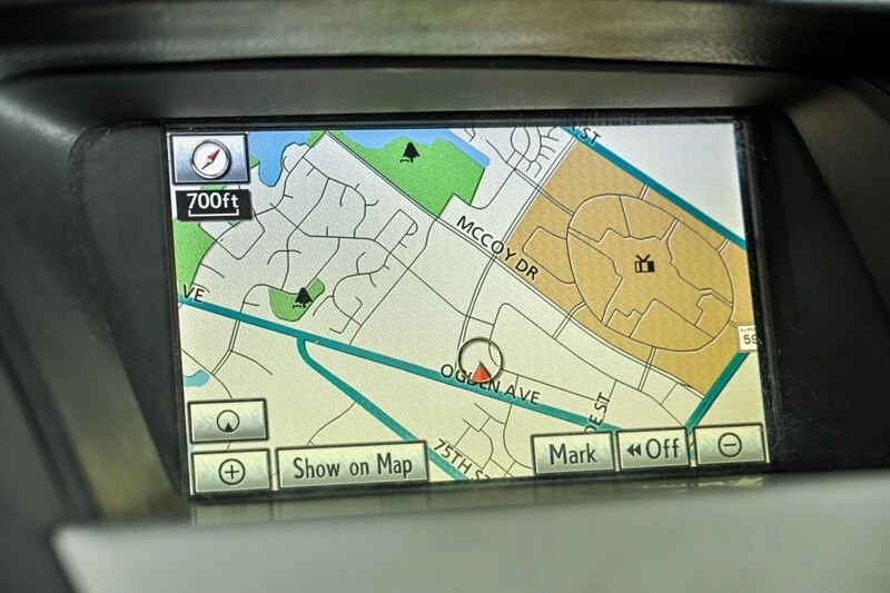 2010 Lexus RC - Image 25 of 30