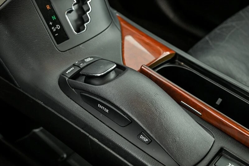 2010 Lexus RC - Image 29 of 30