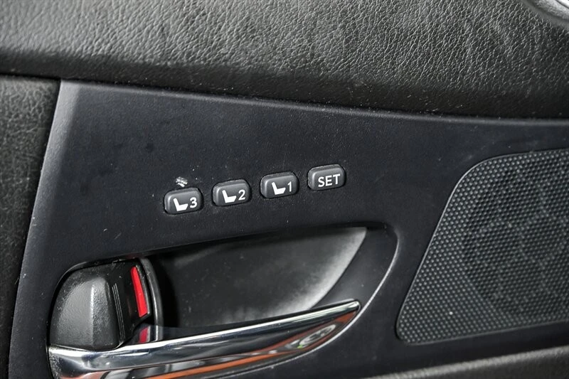 2010 Lexus RC - Image 14 of 30