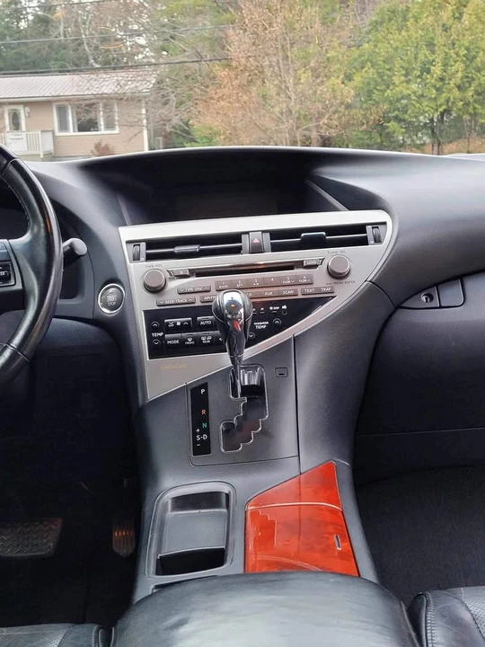 2010 Lexus RX 3rd Gen - Image 6 of 13