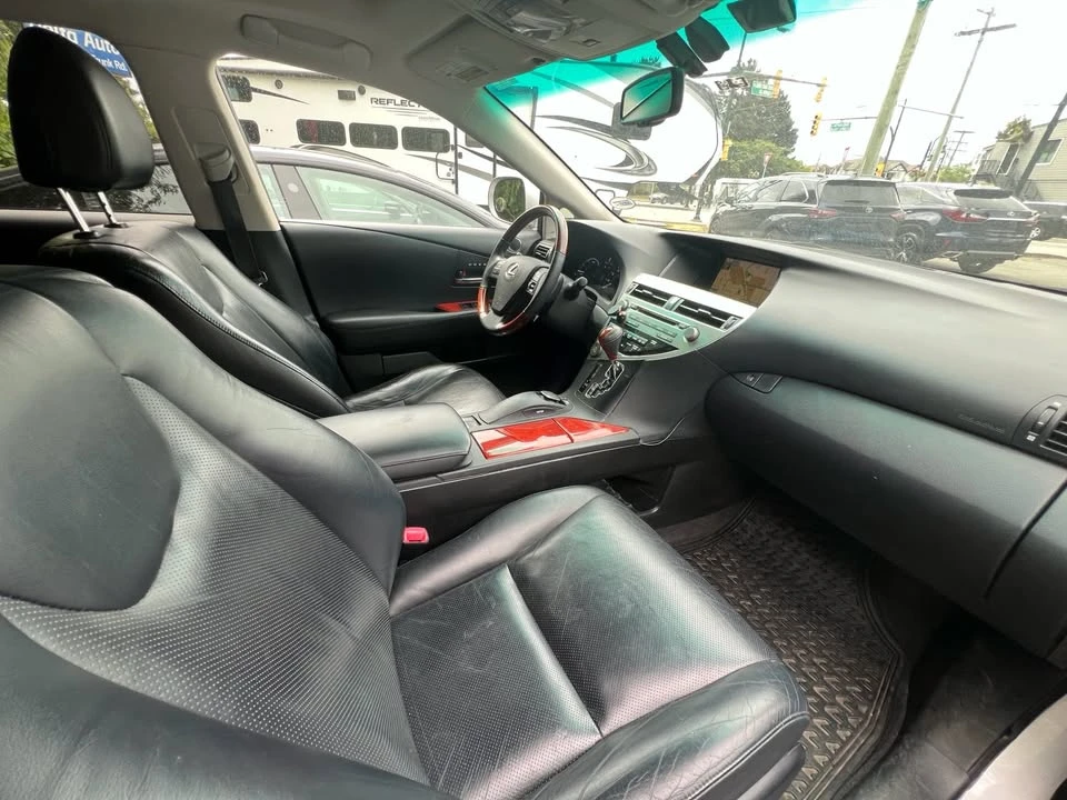 2010 Lexus RX 3rd Gen - Image 12 of 17