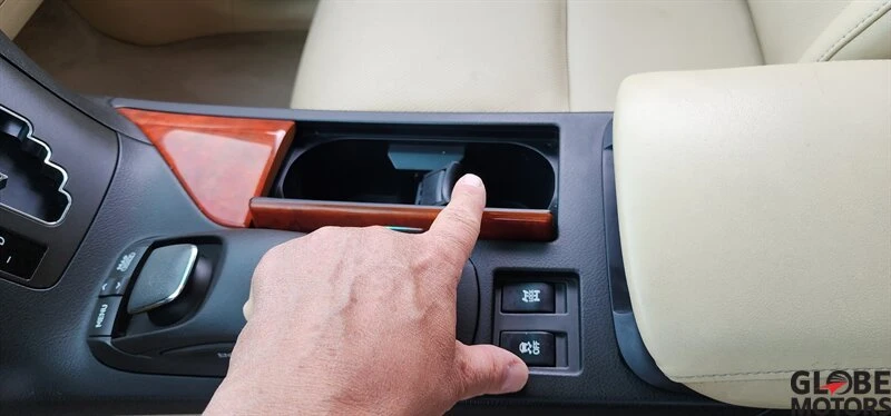 2010 Lexus RX 3rd Gen - Image 16 of 20