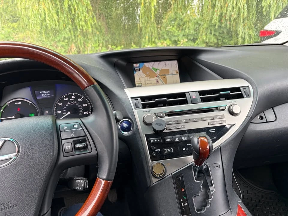2010 Lexus RX 3rd Gen - Image 15 of 17