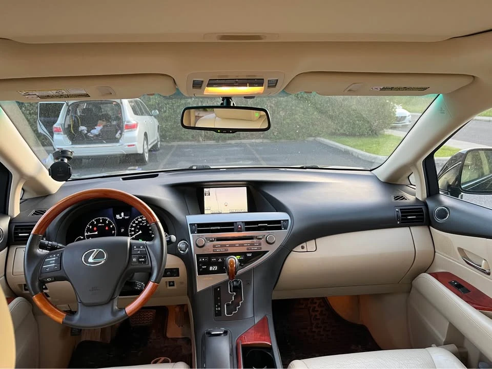 2010 Lexus RX 3rd Gen - Image 17 of 20