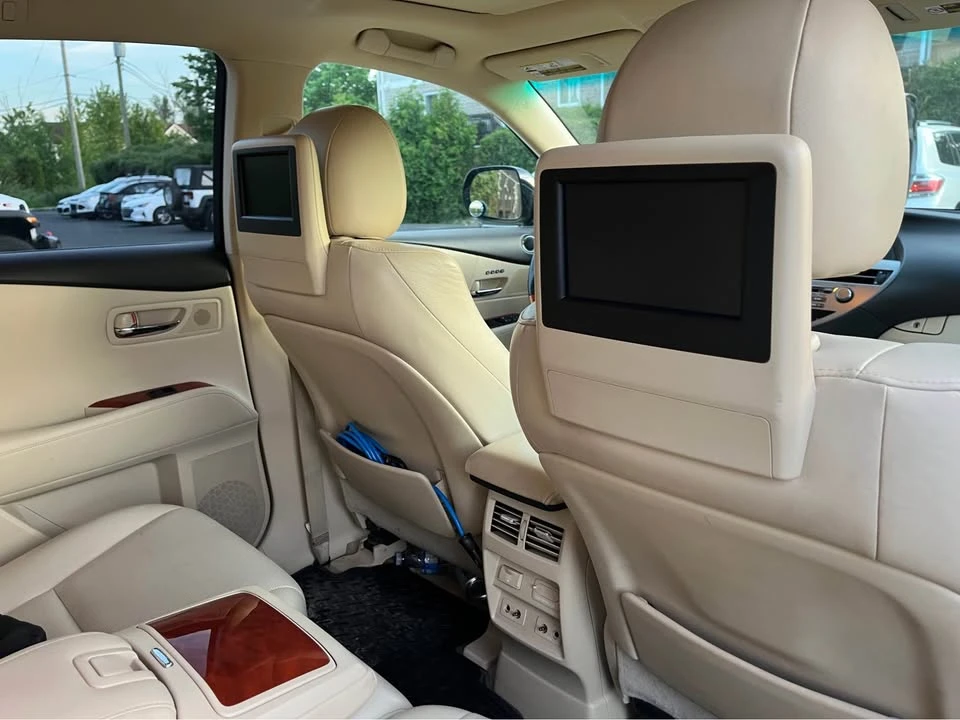 2010 Lexus RX 3rd Gen - Image 11 of 20