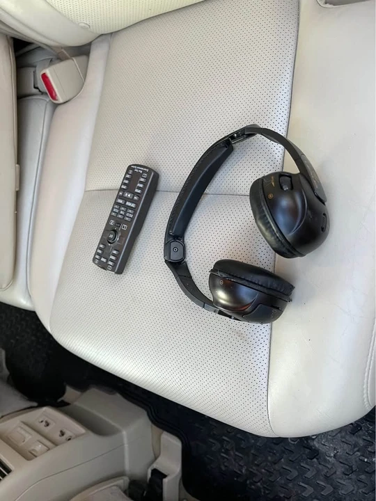 2010 Lexus RX 3rd Gen - Image 16 of 20