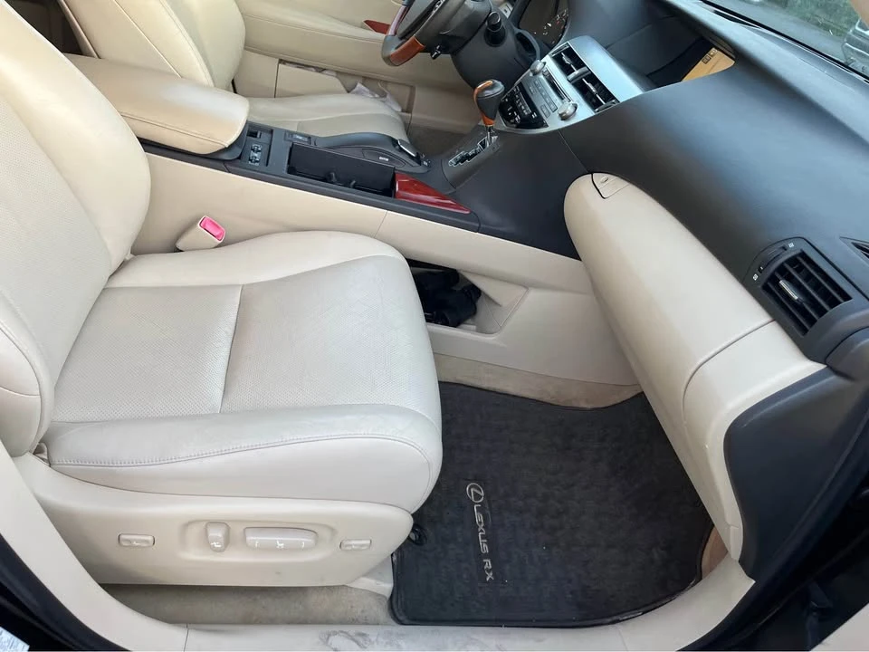 2010 Lexus RX 3rd Gen - Image 9 of 20