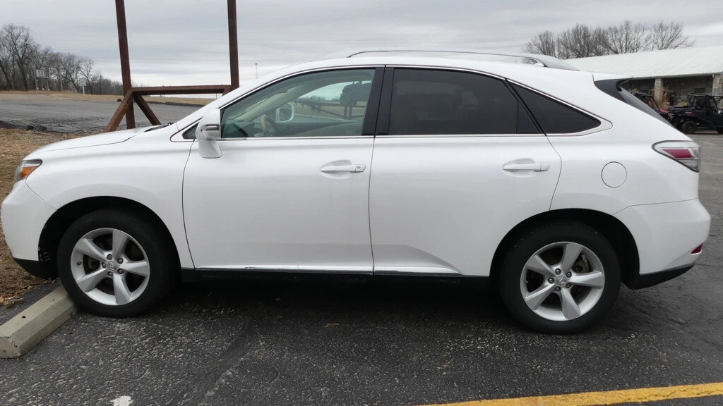 2010 Lexus RX 3rd Gen - Image 10 of 12
