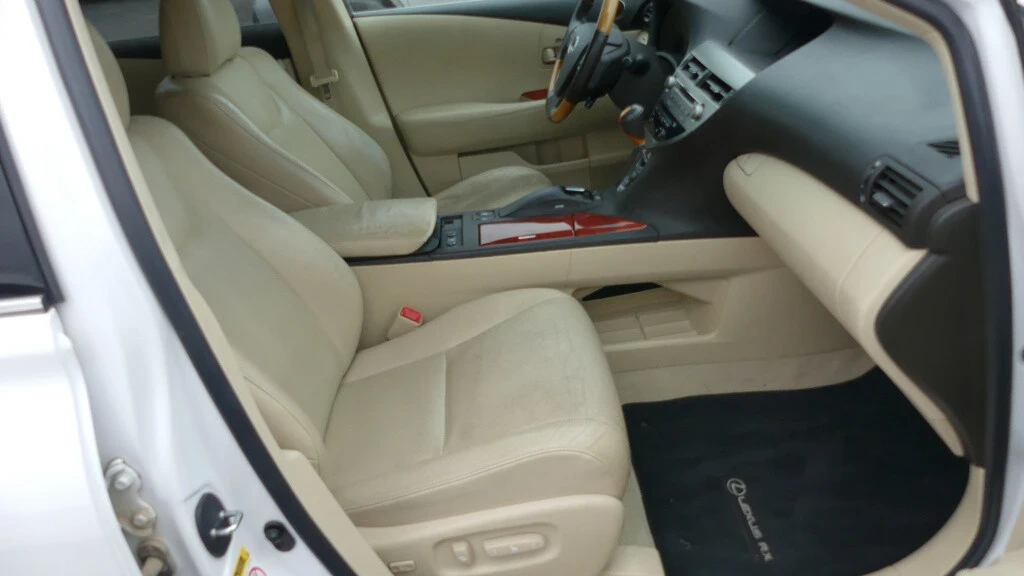 2010 Lexus RX 3rd Gen - Image 4 of 12