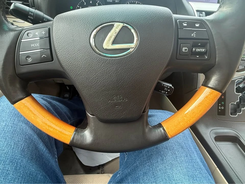 2010 Lexus RX 3rd Gen - Image 18 of 20