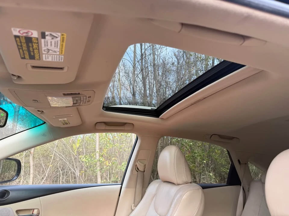 2010 Lexus RX 3rd Gen - Image 13 of 20