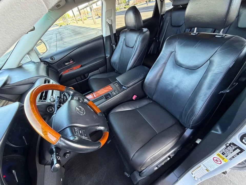 2010 Lexus RX 3rd Gen - Image 14 of 16