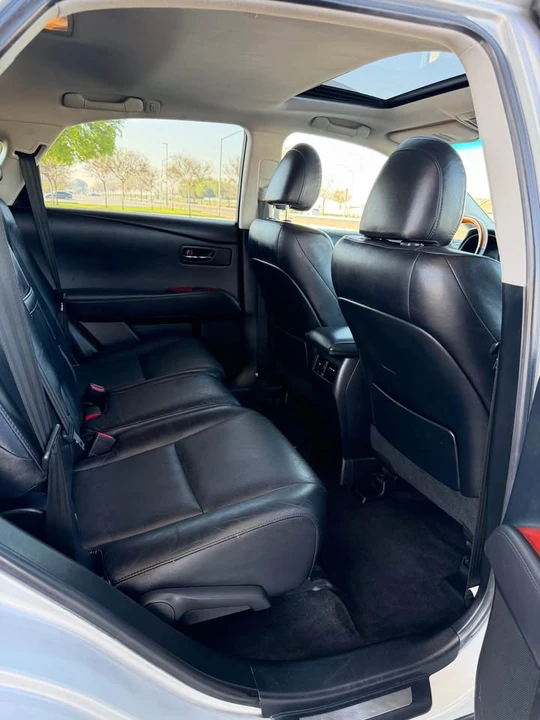 2010 Lexus RX 3rd Gen - Image 13 of 16