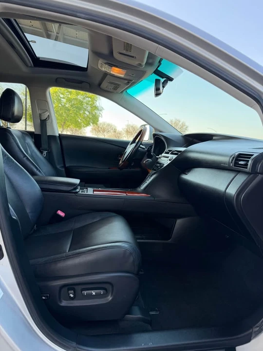 2010 Lexus RX 3rd Gen - Image 9 of 16