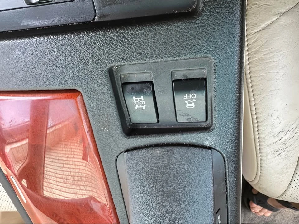 2010 Lexus RX 3rd Gen - Image 2 of 11