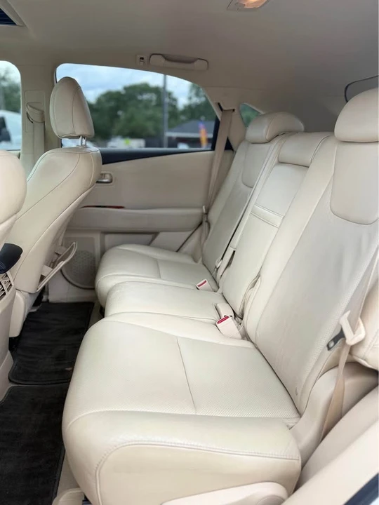 2010 Lexus RX 3rd Gen - Image 12 of 16