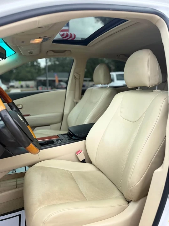 2010 Lexus RX 3rd Gen - Image 10 of 16