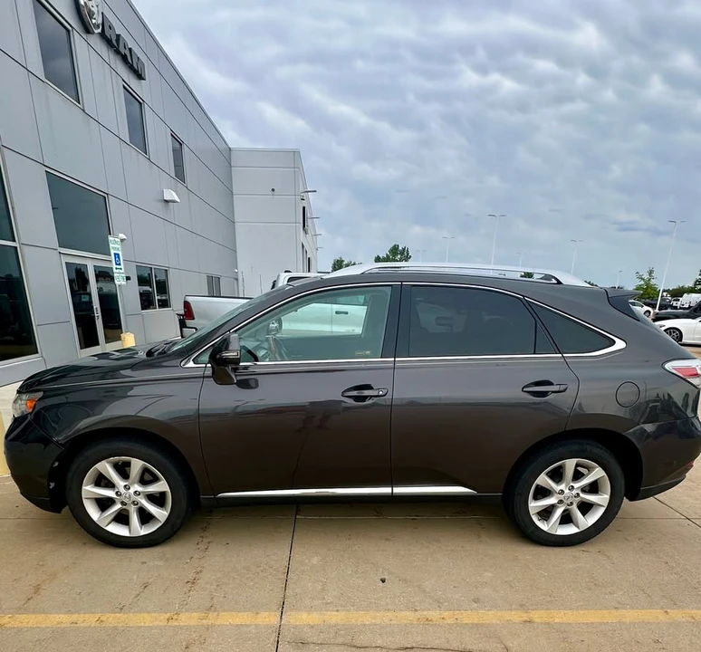 2010 Lexus RX 3rd Gen - Image 2 of 10