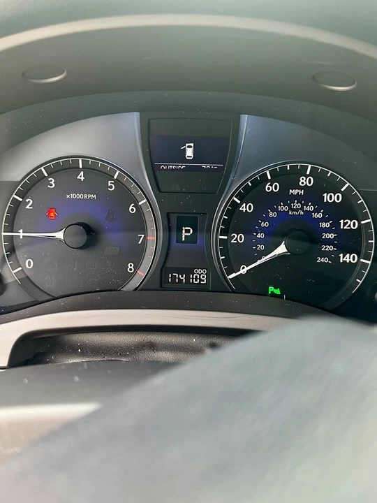 2010 Lexus RX 3rd Gen - Image 8 of 10