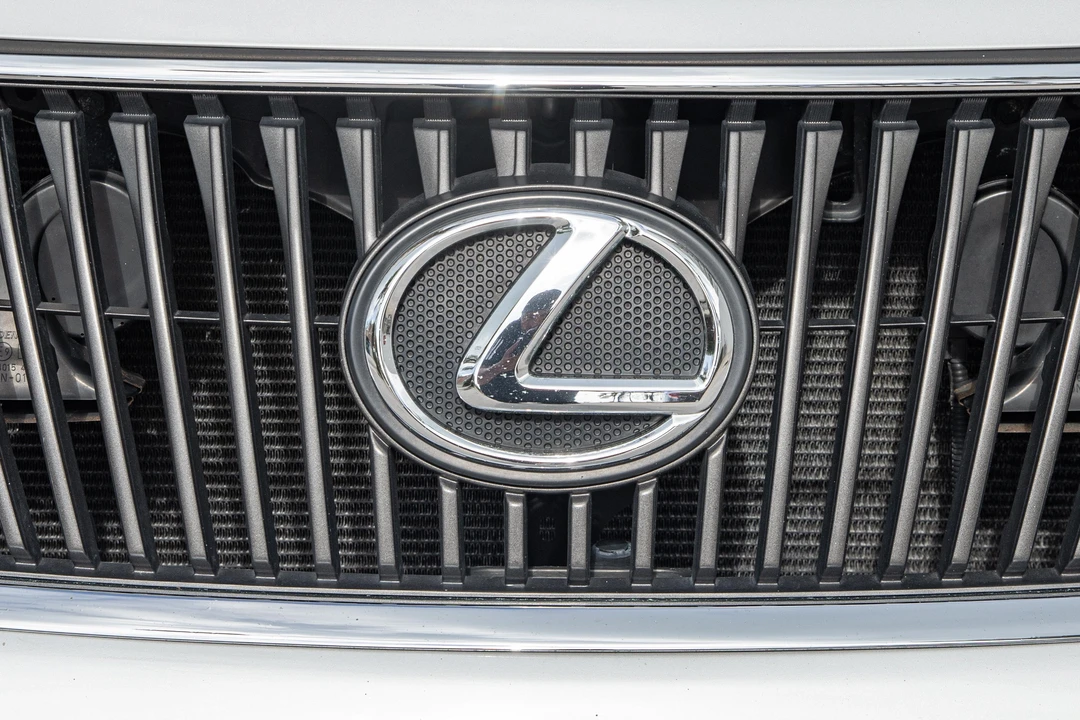 2010 Lexus RX 3rd Gen - Image 16 of 31