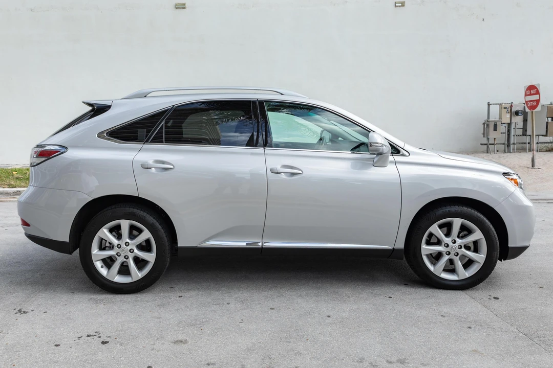 2010 Lexus RX 3rd Gen - Image 3 of 31