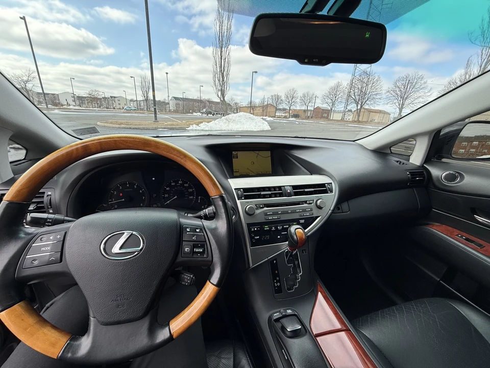 2010 Lexus RX 3rd Gen - Image 4 of 8