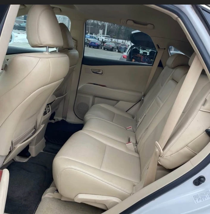 2010 Lexus RX 3rd Gen - Image 12 of 15
