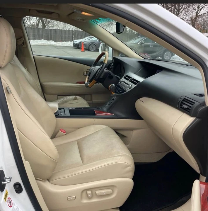 2010 Lexus RX 3rd Gen - Image 13 of 15