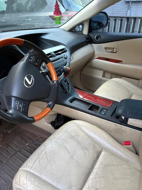 2010 Lexus RX 3rd Gen - Image 9 of 20