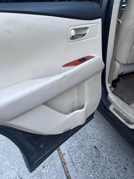 2010 Lexus RX 3rd Gen - Image 13 of 20