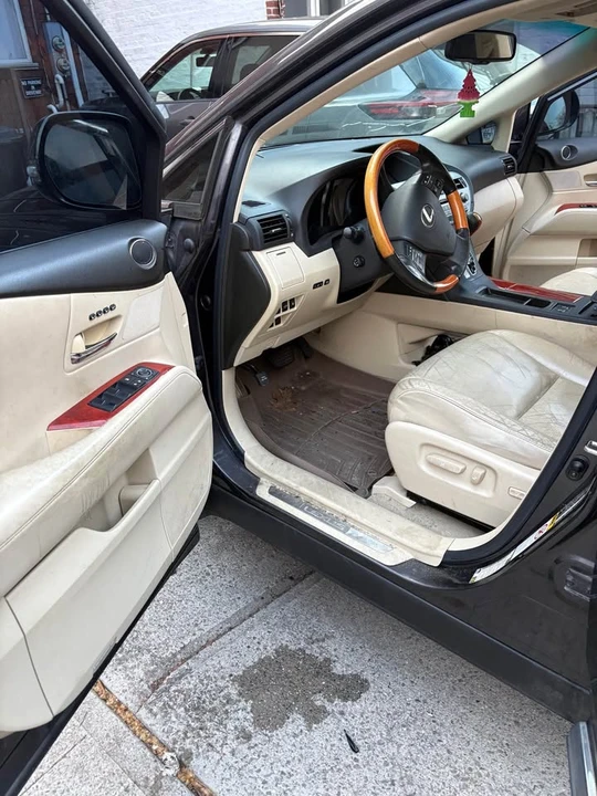2010 Lexus RX 3rd Gen - Image 8 of 20