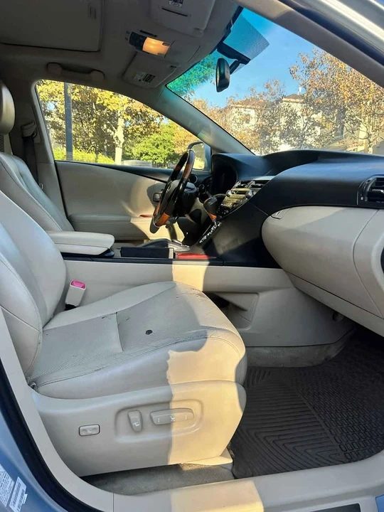 2010 Lexus RX 3rd Gen - Image 11 of 13