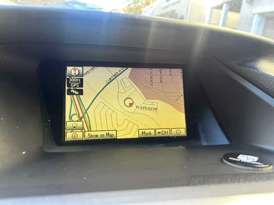 2010 Lexus RX 3rd Gen - Image 13 of 13