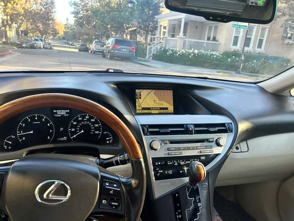 2010 Lexus RX 3rd Gen - Image 12 of 13