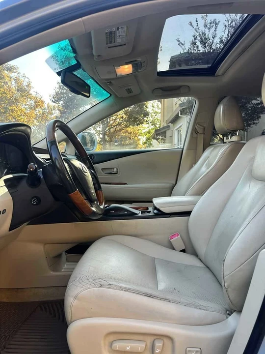 2010 Lexus RX 3rd Gen - Image 8 of 13