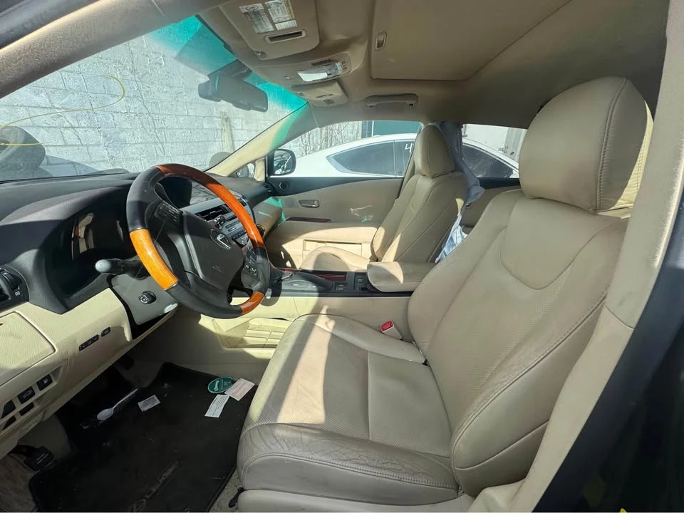 2010 Lexus RX 3rd Gen - Image 4 of 8