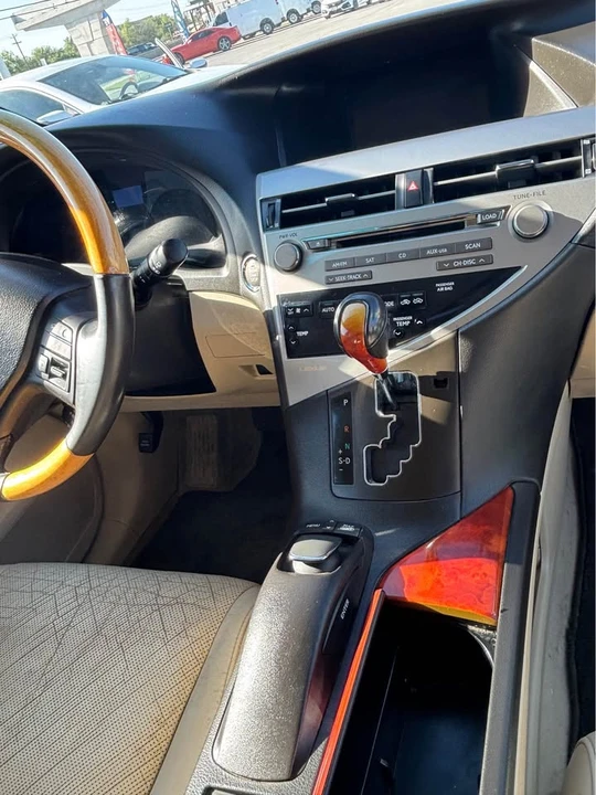 2010 Lexus RX 3rd Gen - Image 6 of 7