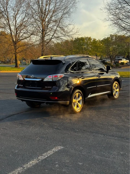 2010 Lexus RX 3rd Gen - Image 7 of 19