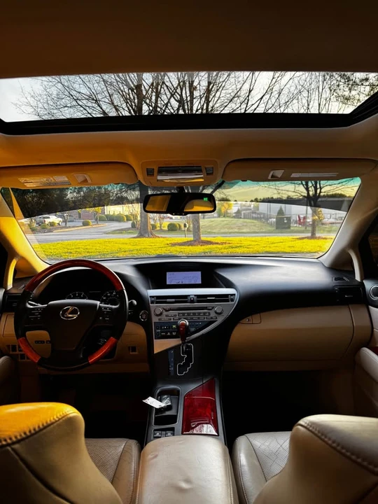 2010 Lexus RX 3rd Gen - Image 12 of 19