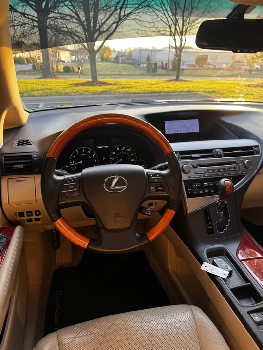 2010 Lexus RX 3rd Gen - Image 13 of 19