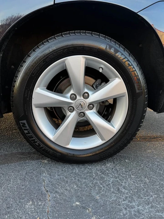 2010 Lexus RX 3rd Gen - Image 17 of 19