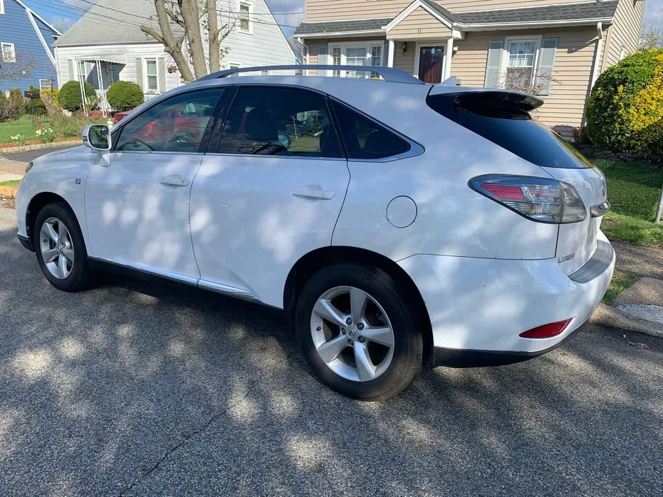 2010 Lexus RX 3rd Gen - Image 11 of 20