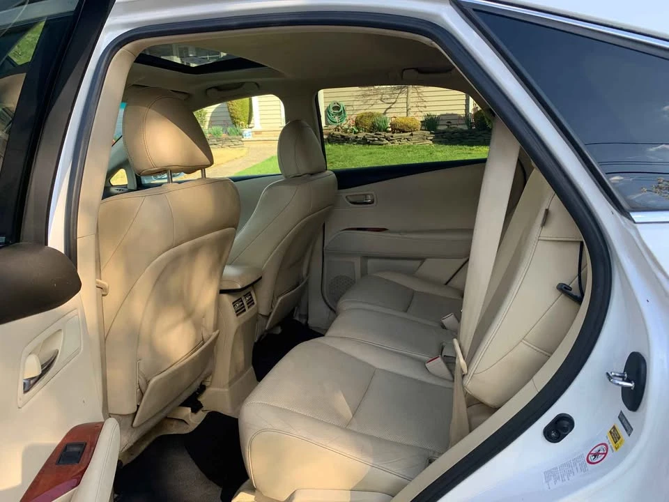 2010 Lexus RX 3rd Gen - Image 15 of 20