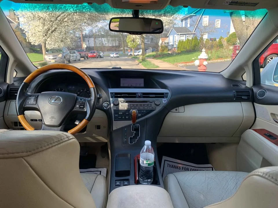 2010 Lexus RX 3rd Gen - Image 10 of 20
