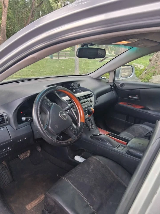 2010 Lexus RX 3rd Gen - Image 3 of 9